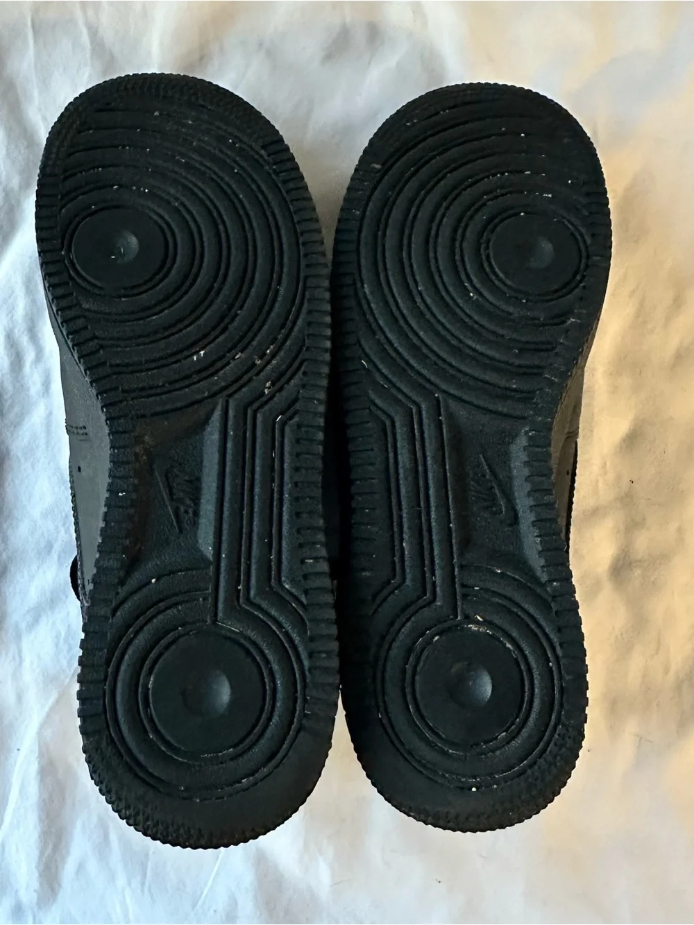 EUC Nike Black Air Force 1 ‘07